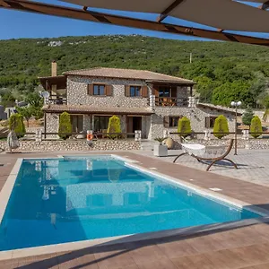 piedra-villa.kefaloniahotels.net/