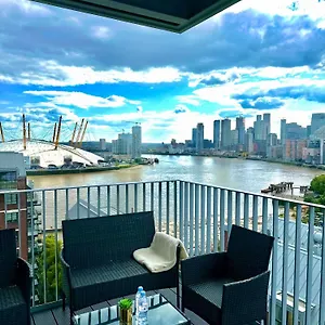 beautiful-view-to-canary-wharf-o2-arena-near-by-excel-3-beds.cambridgehotelsuk.com/